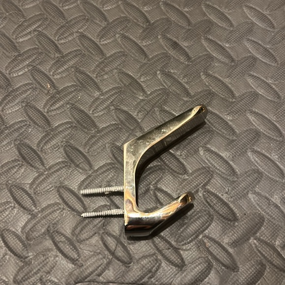Silver/chrome colored hook - Picture 4 of 6